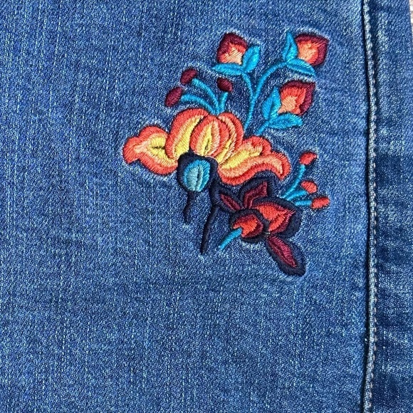 Highline Collective Embroidered Fringe Hem Denim Jean Shorts Floral/Bird NWT - Picture 2 of 9